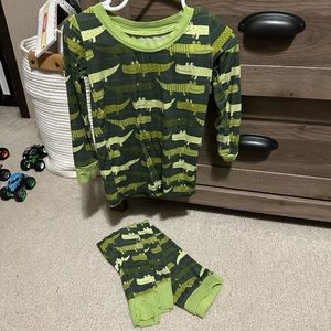 LITTLE SLEEPIES TWO PIECE 18-24M CROCS